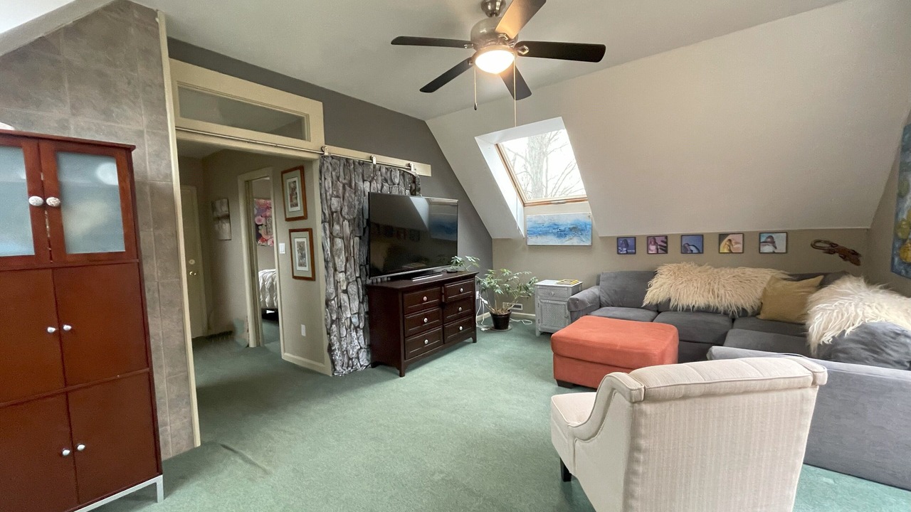 Photo of Livingroom in Saratoga Springs