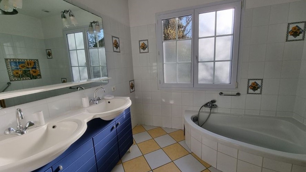 Photo of Bathroom in Saint-Jean-de-Monts