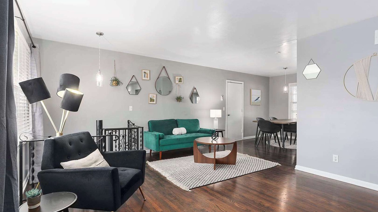 Photo of Livingroom in Lenexa