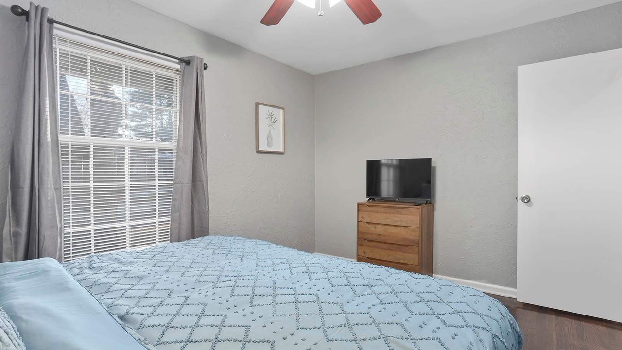 Photo of Bedroom in Lenexa