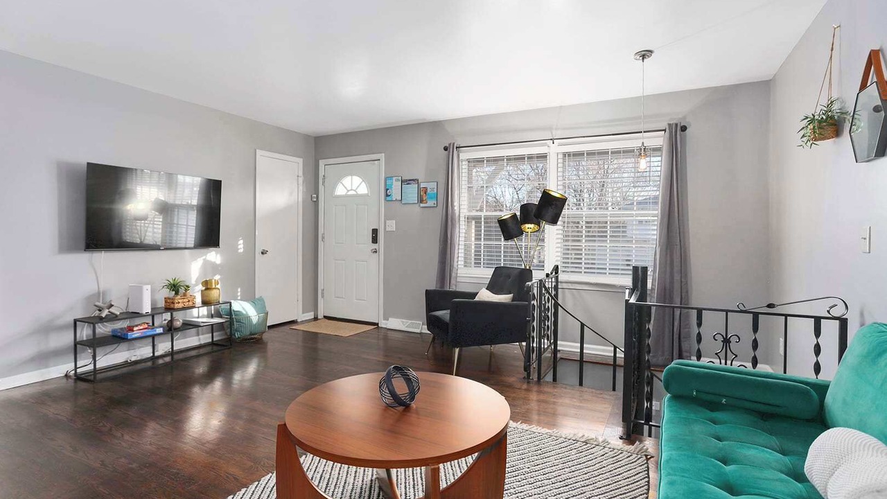 Photo of Livingroom in Lenexa