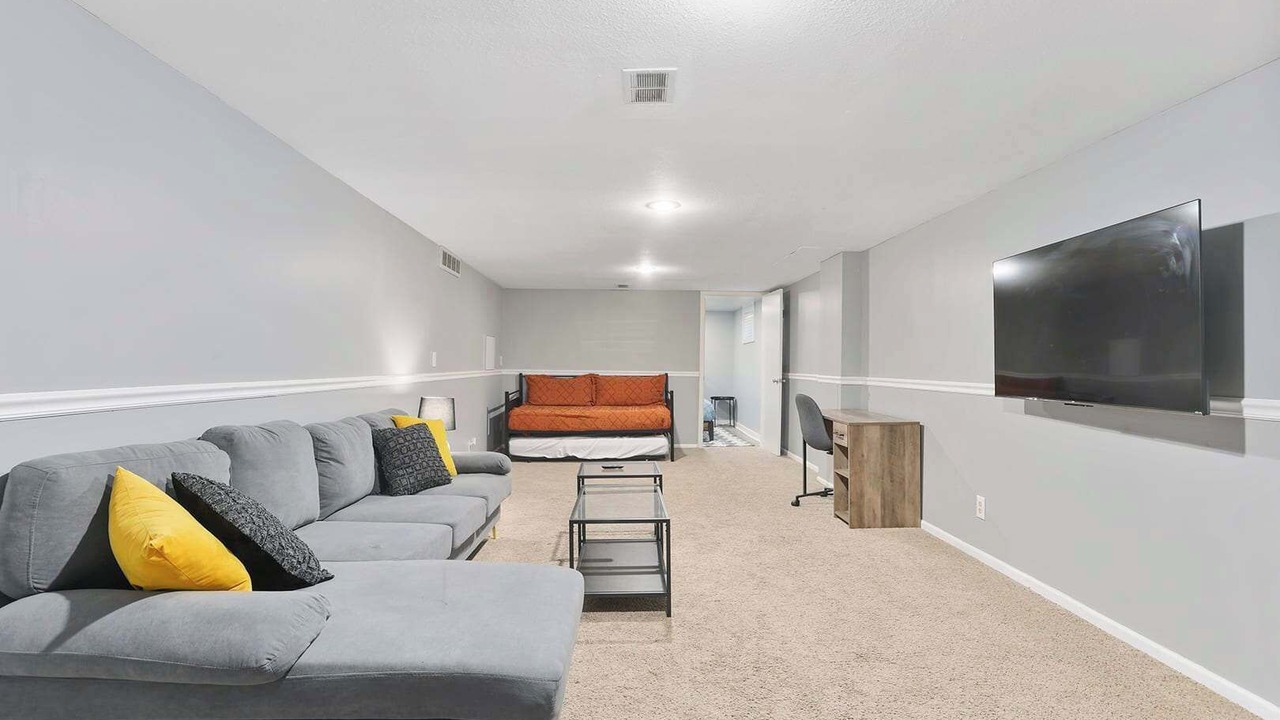 Photo of Livingroom in Lenexa