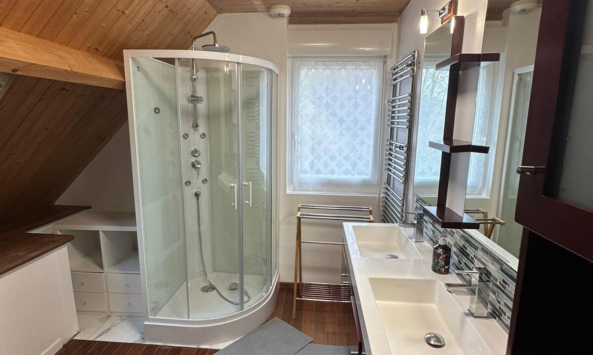 Photo of Bathroom in Clecy