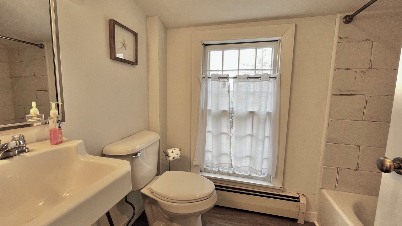 Photo of Bathroom in Tenants Harbor