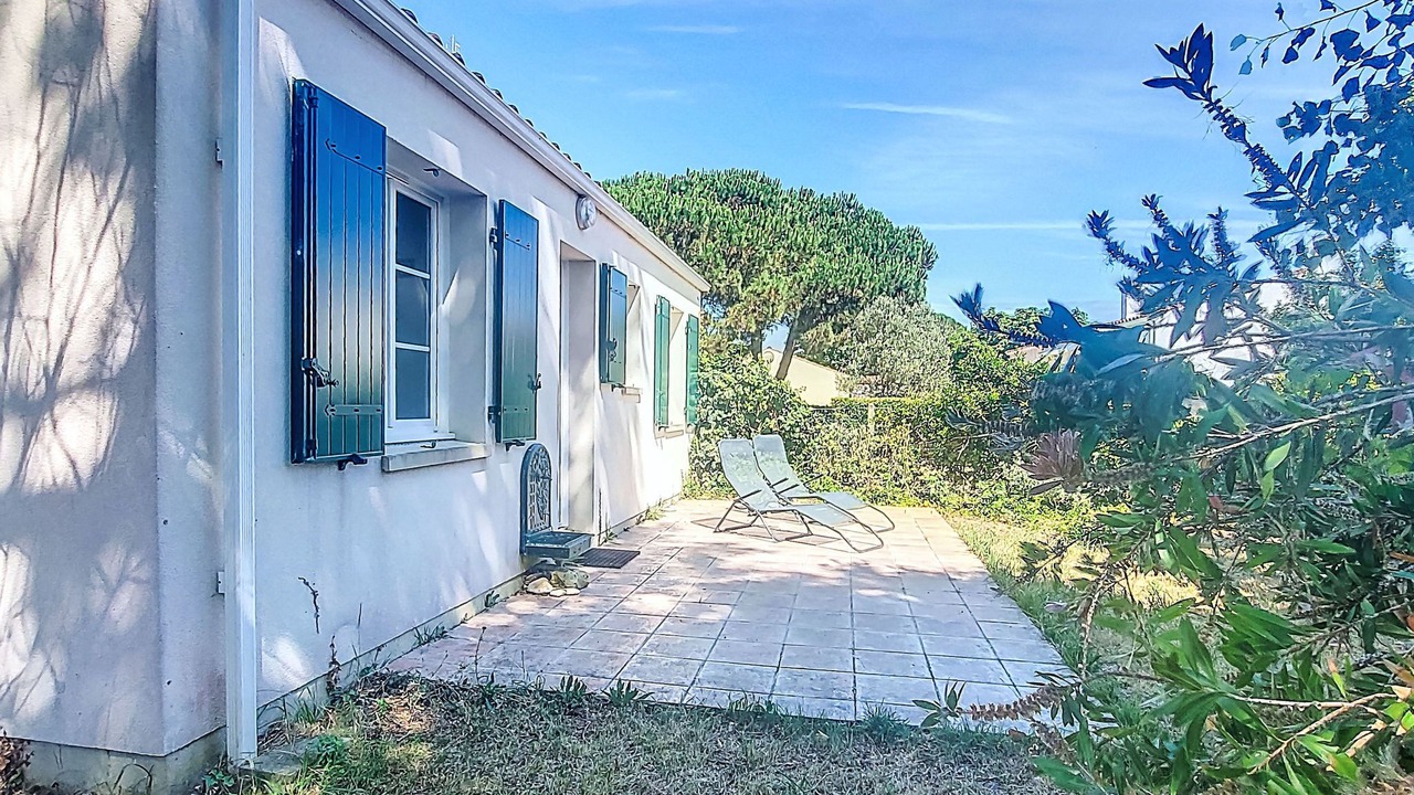 Photo of Others in Domino