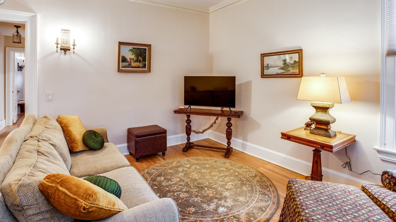 Photo of Livingroom in East Avenue