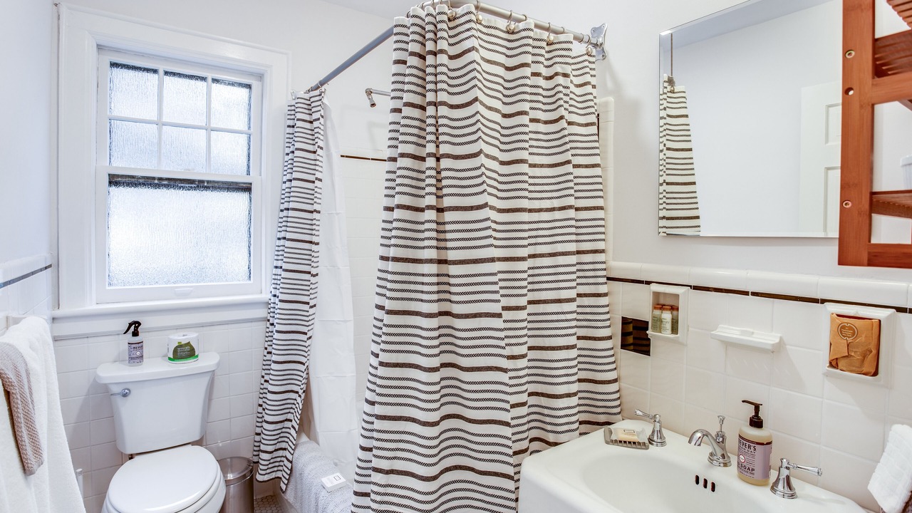 Photo of Bathroom in East Avenue