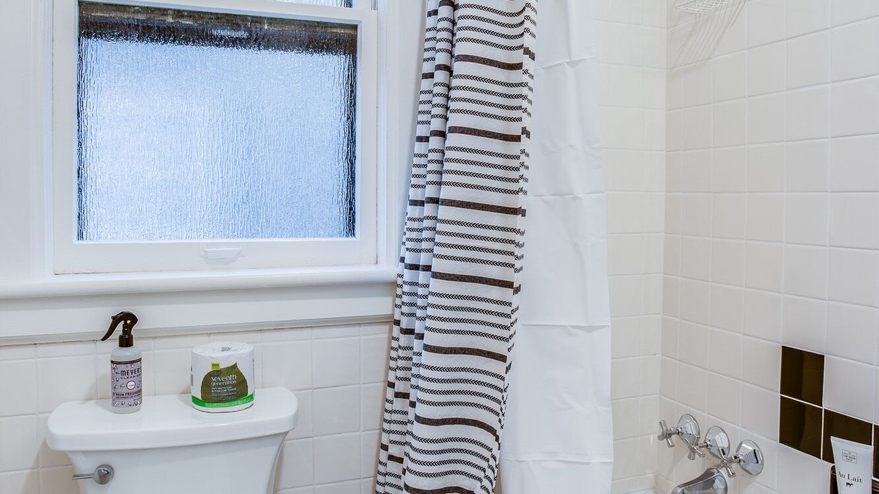 Photo of Bathroom in East Avenue