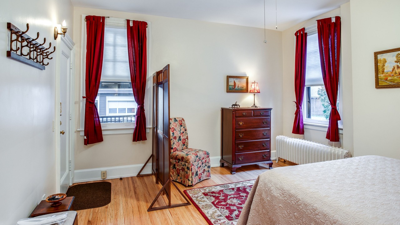 Photo of Bedroom in East Avenue