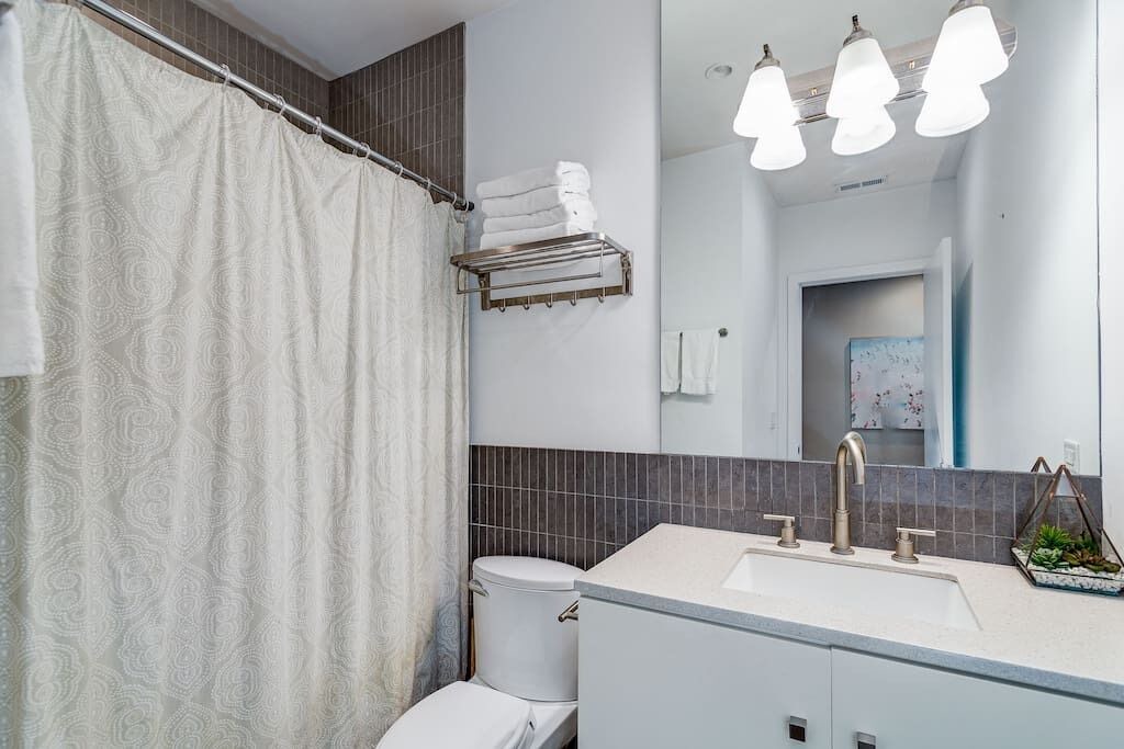 Photo of Bathroom in River North