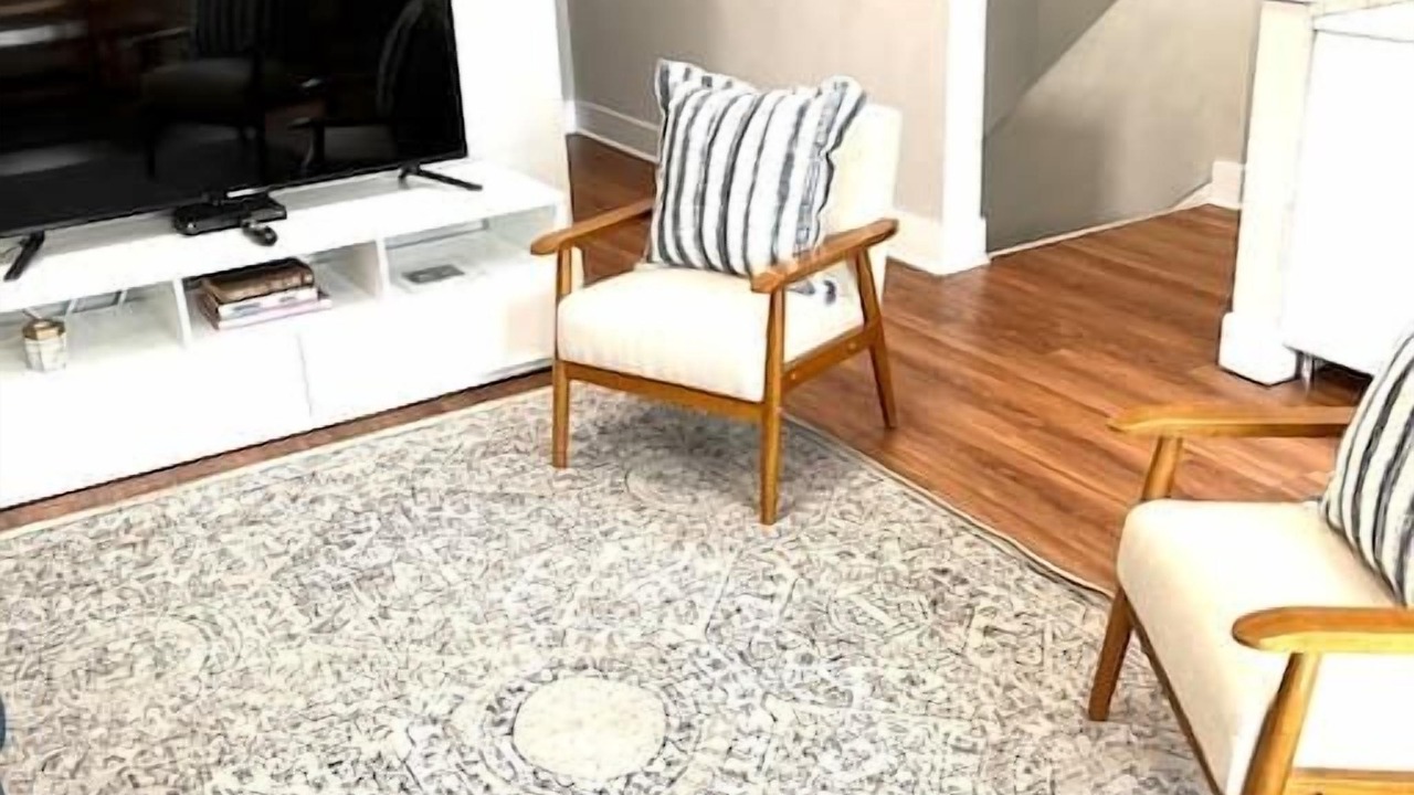 Photo of Livingroom in River North