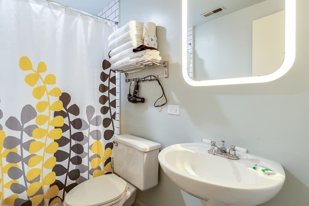 Photo of Bathroom in River North