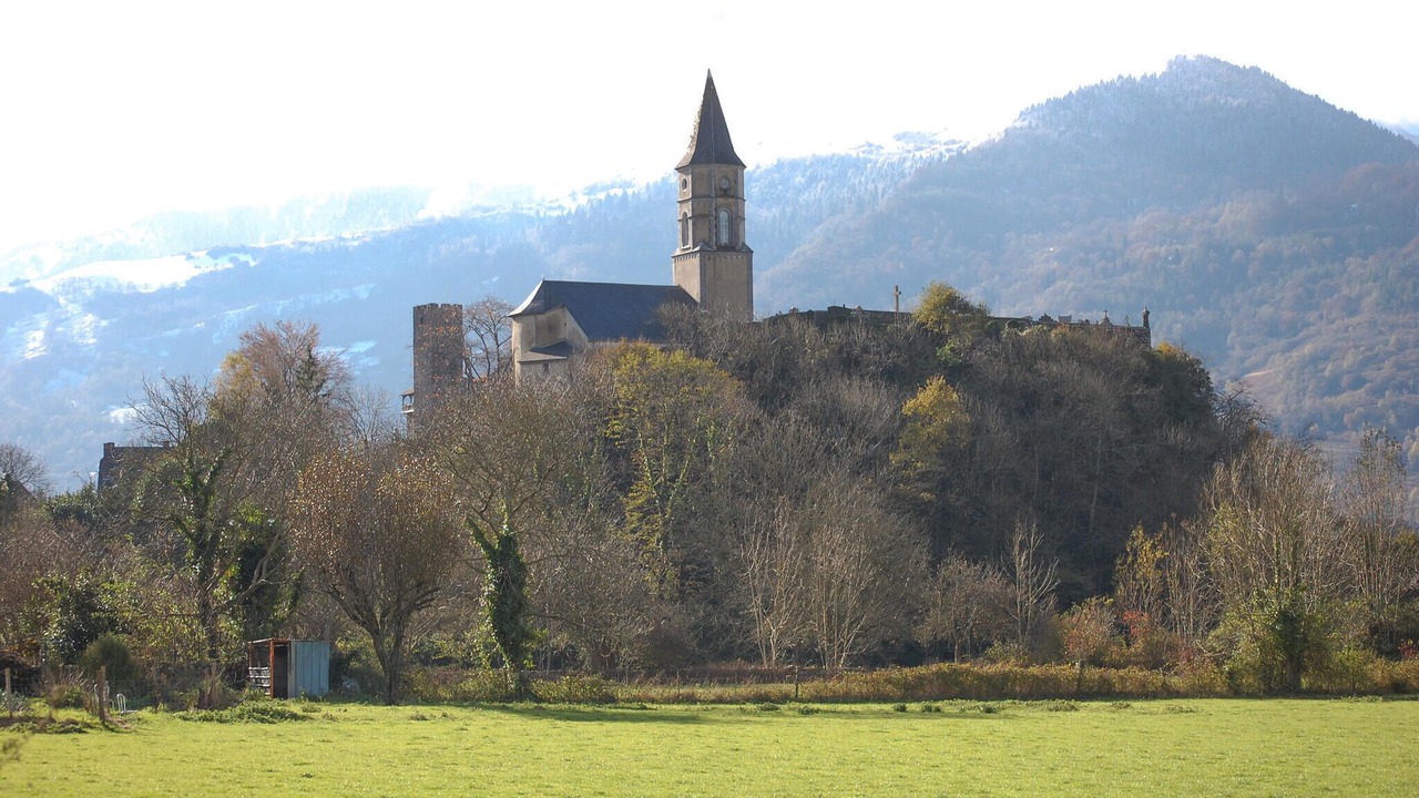 Photo of Others in Castet