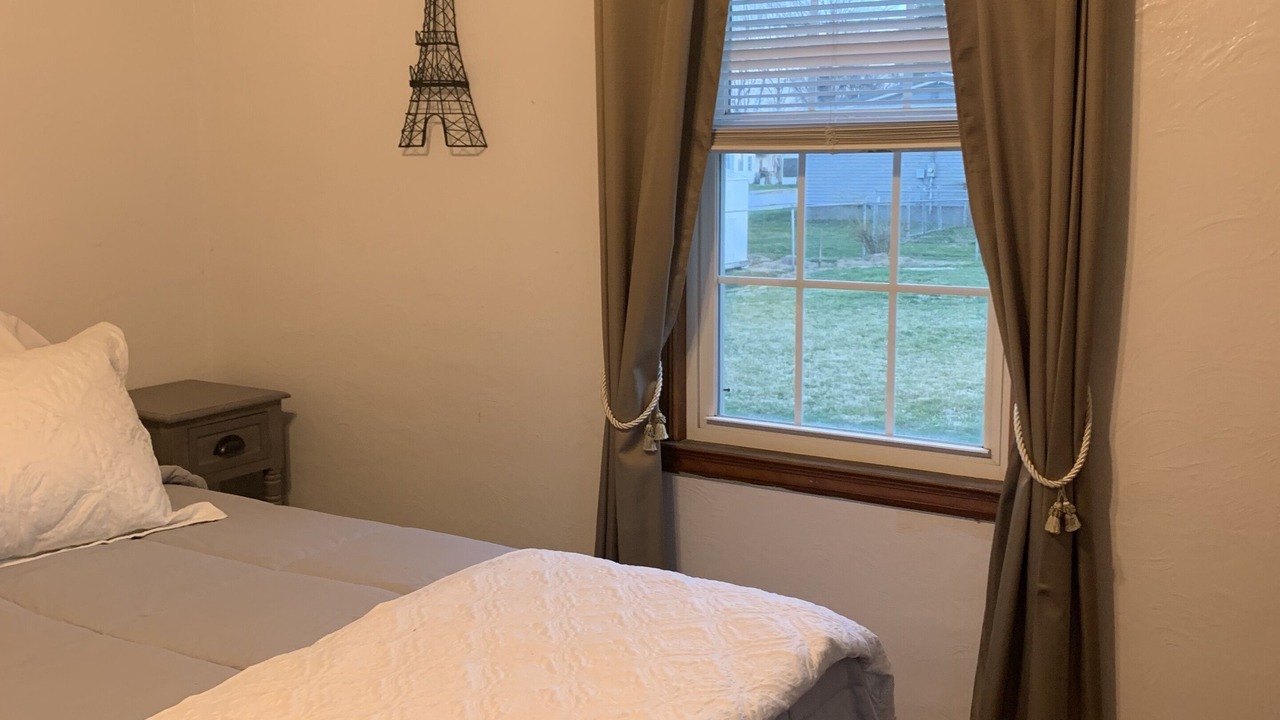 Photo of Bedroom in Linton