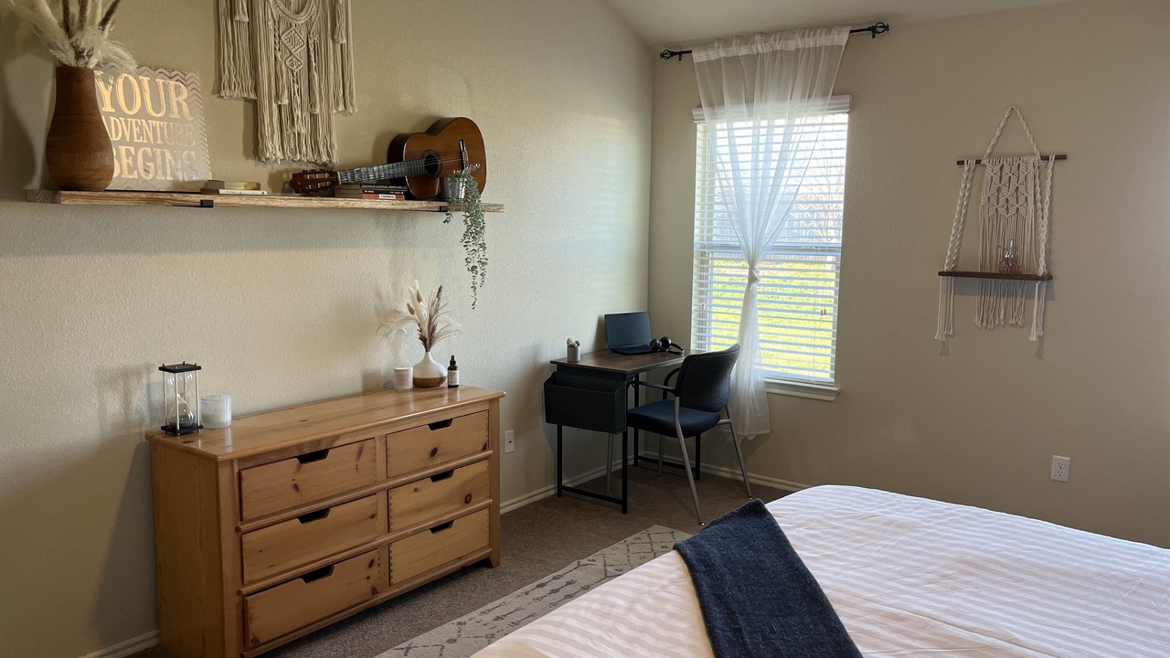 Photo of Bedroom in Kyle