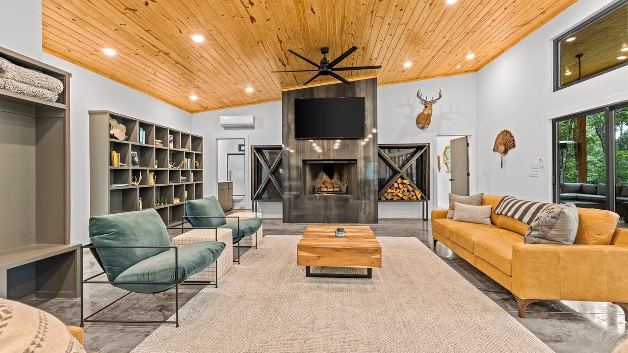 Photo of Livingroom in Elkins