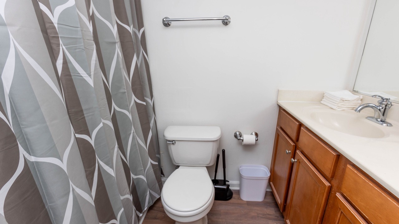 Photo of Bathroom in Coliseum Central