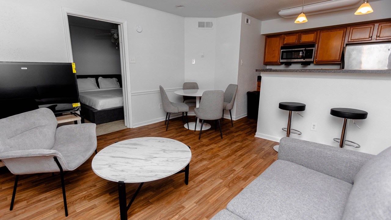 Photo of Livingroom in Coliseum Central