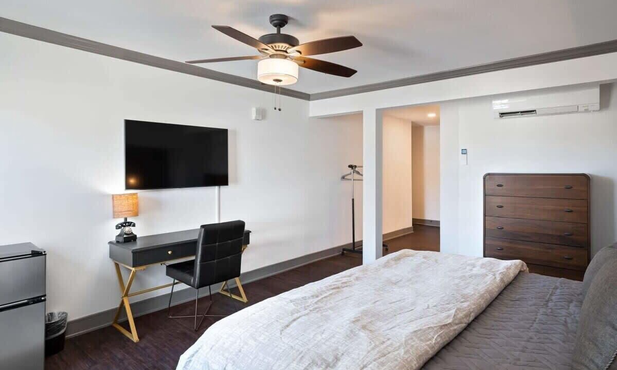 Photo of Bedroom in Parkville