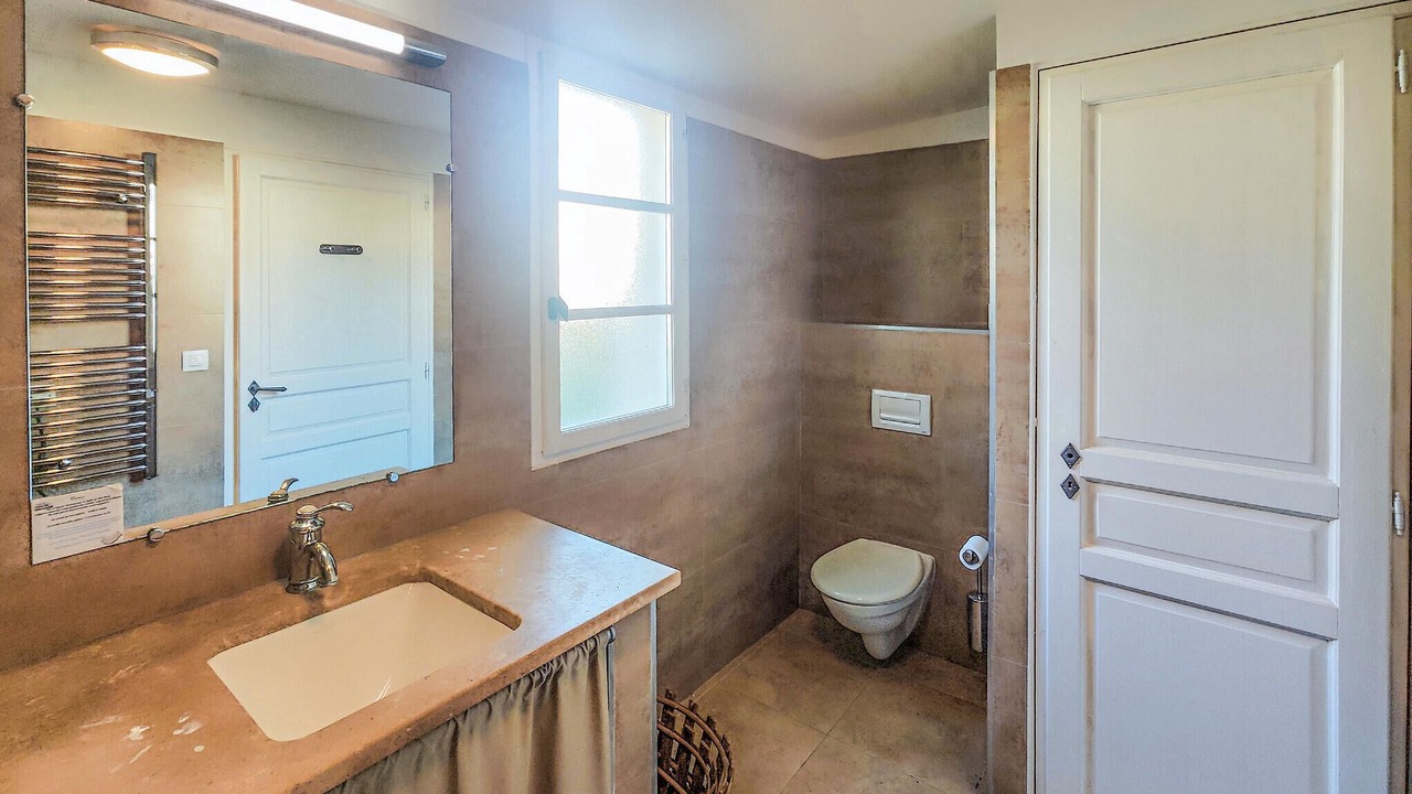 Photo of Bathroom in Saint-Laurent-de-la-Cabrerisse