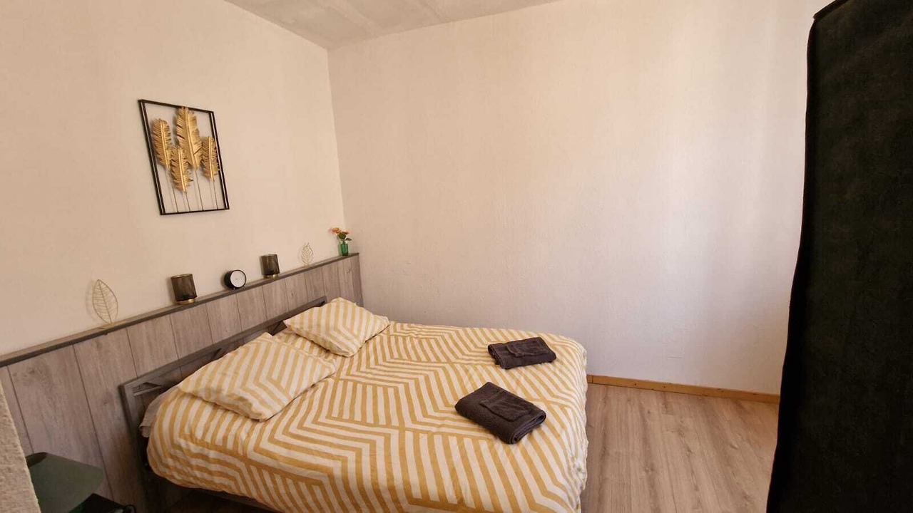 Photo of Bedroom in Anatole France