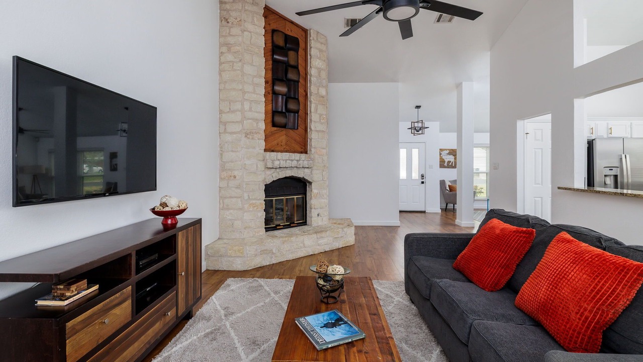 Photo of Livingroom in West Oak Hill