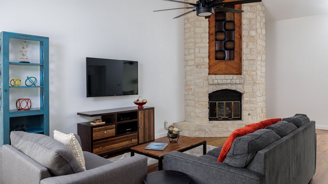 Photo of Livingroom in West Oak Hill