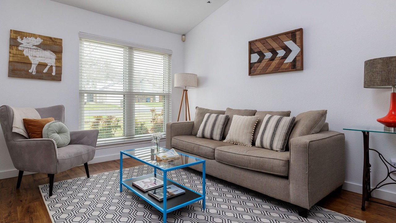 Photo of Livingroom in West Oak Hill