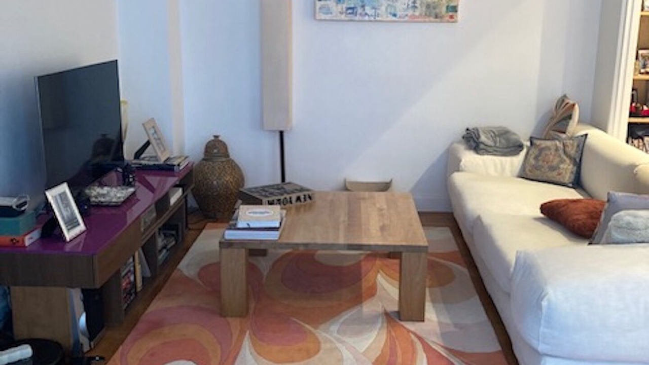 Photo of Livingroom in Republique–Point-du-Jour