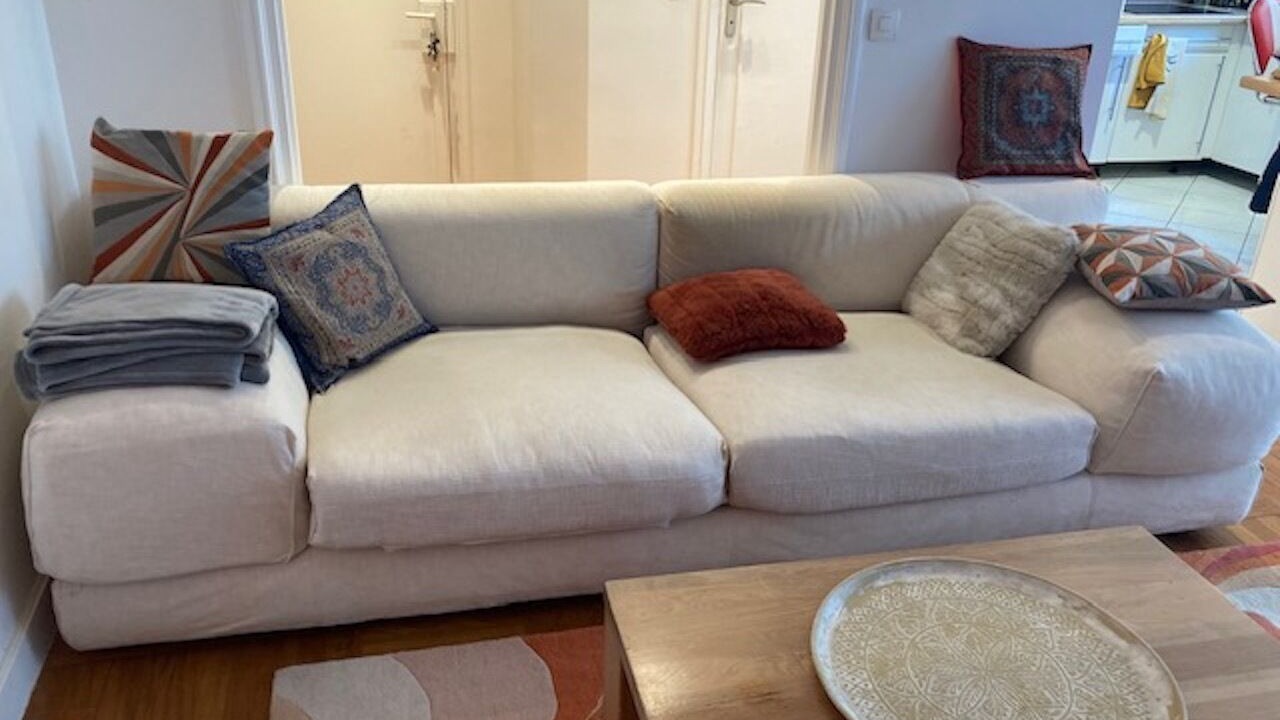Photo of Livingroom in Republique–Point-du-Jour