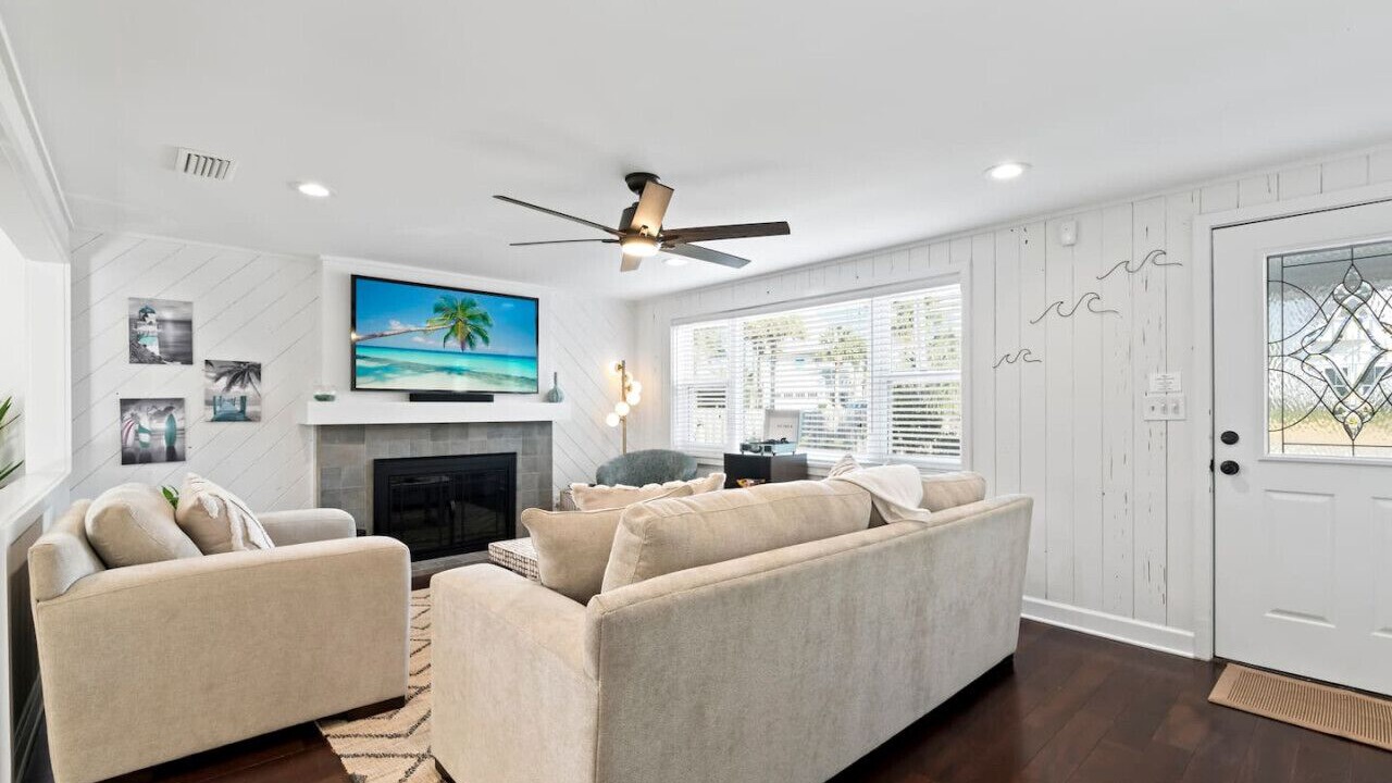 Photo of Livingroom in Jacksonville Beach