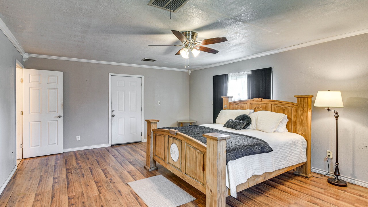 Photo of Bedroom in Orange