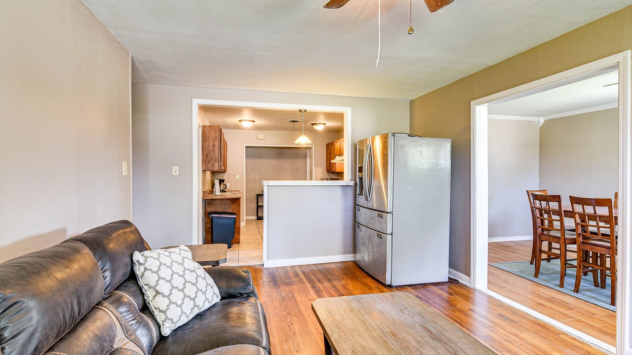 Photo of Livingroom in Orange