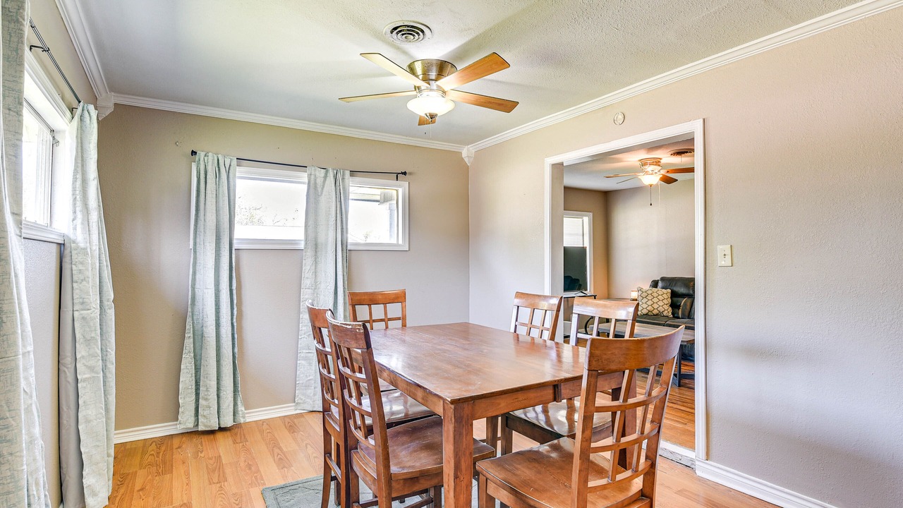 Photo of Livingroom in Orange
