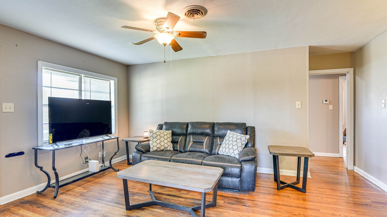 Photo of Livingroom in Orange