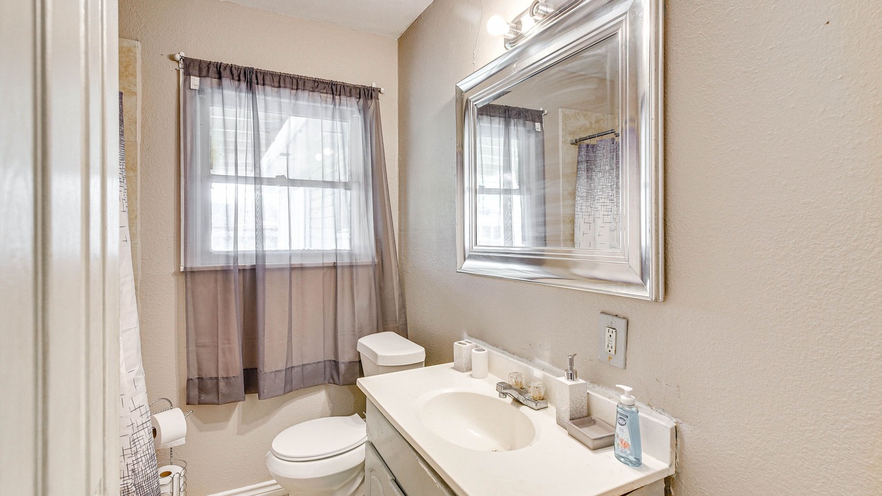 Photo of Bathroom in Orange
