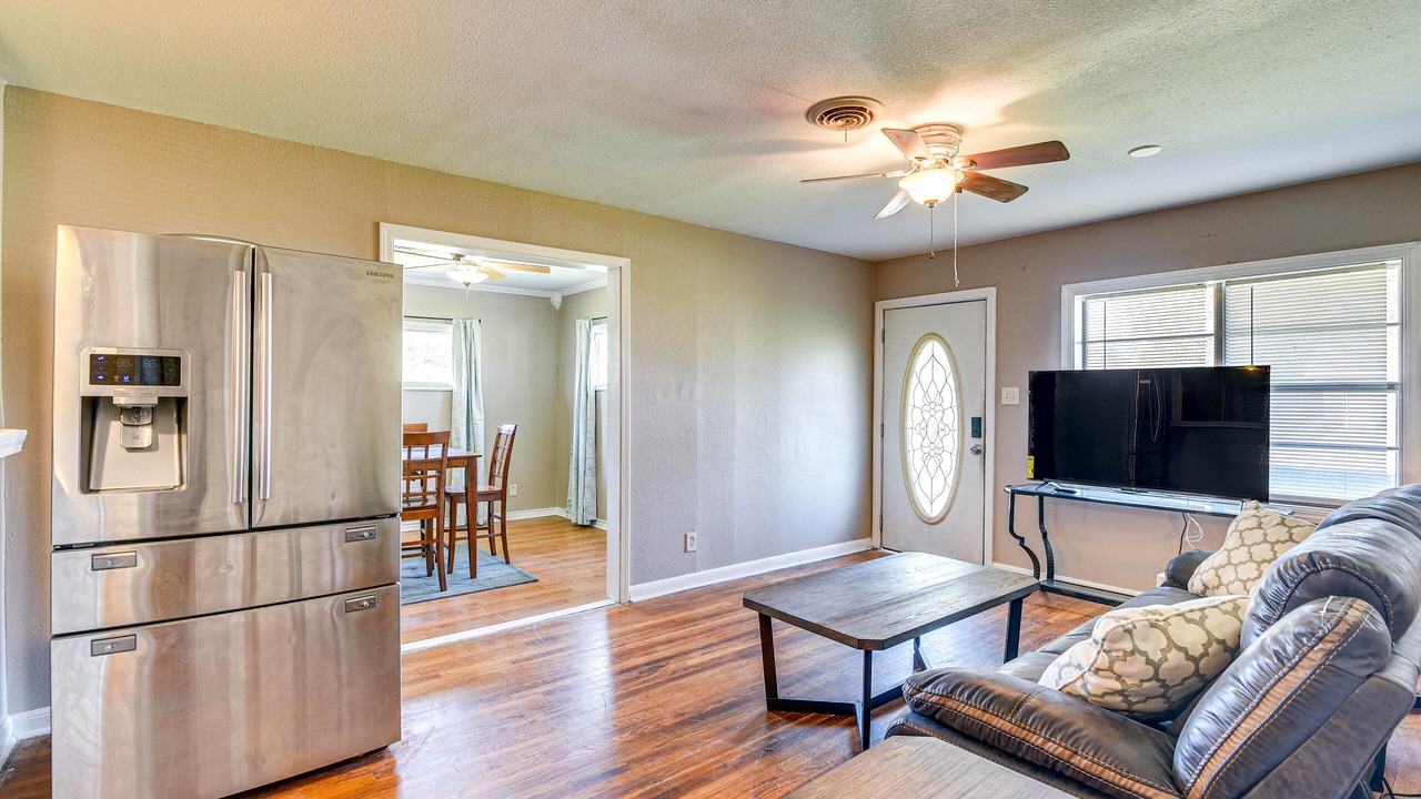 Photo of Livingroom in Orange
