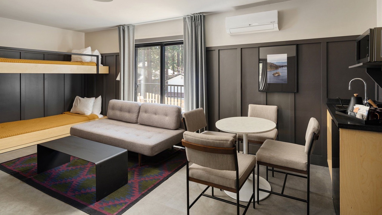 Photo of Livingroom in Lakeside Park