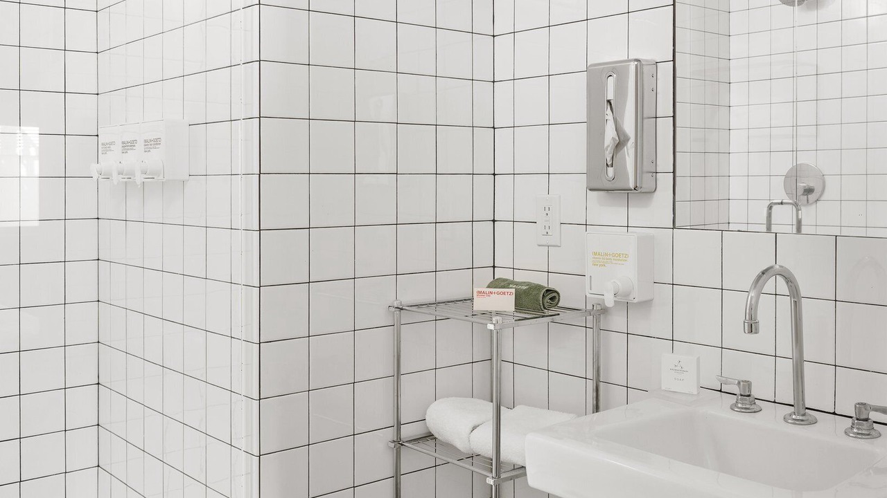 Photo of Bathroom in Lakeside Park