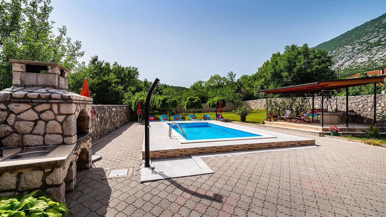 Photo of Outdoor in Drivenik