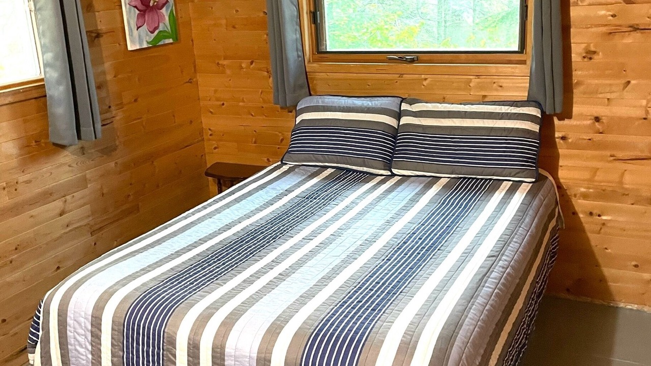 Photo of Bedroom in Falcon Lake