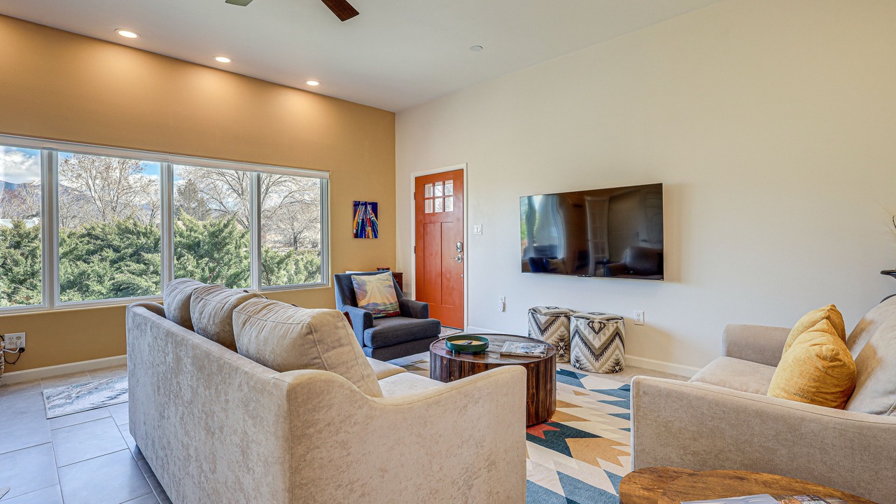 Photo of Livingroom in Taos