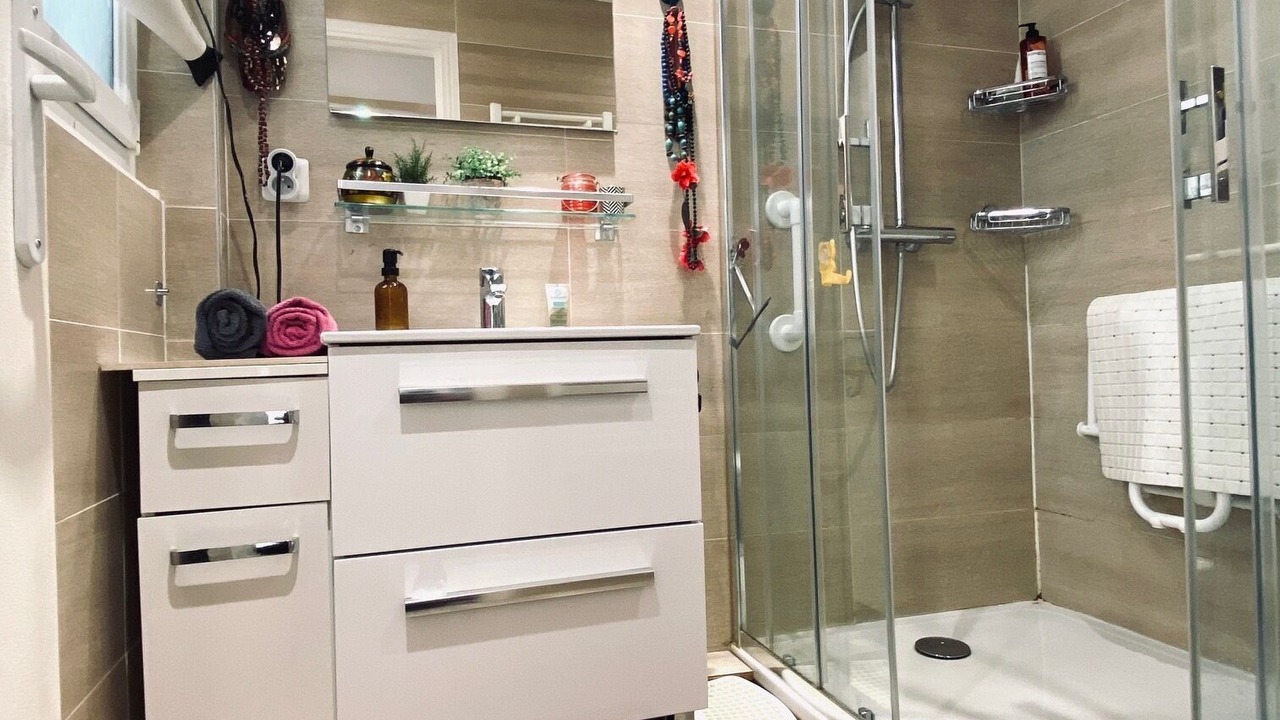 Photo of Bathroom in Mery-sur-Oise