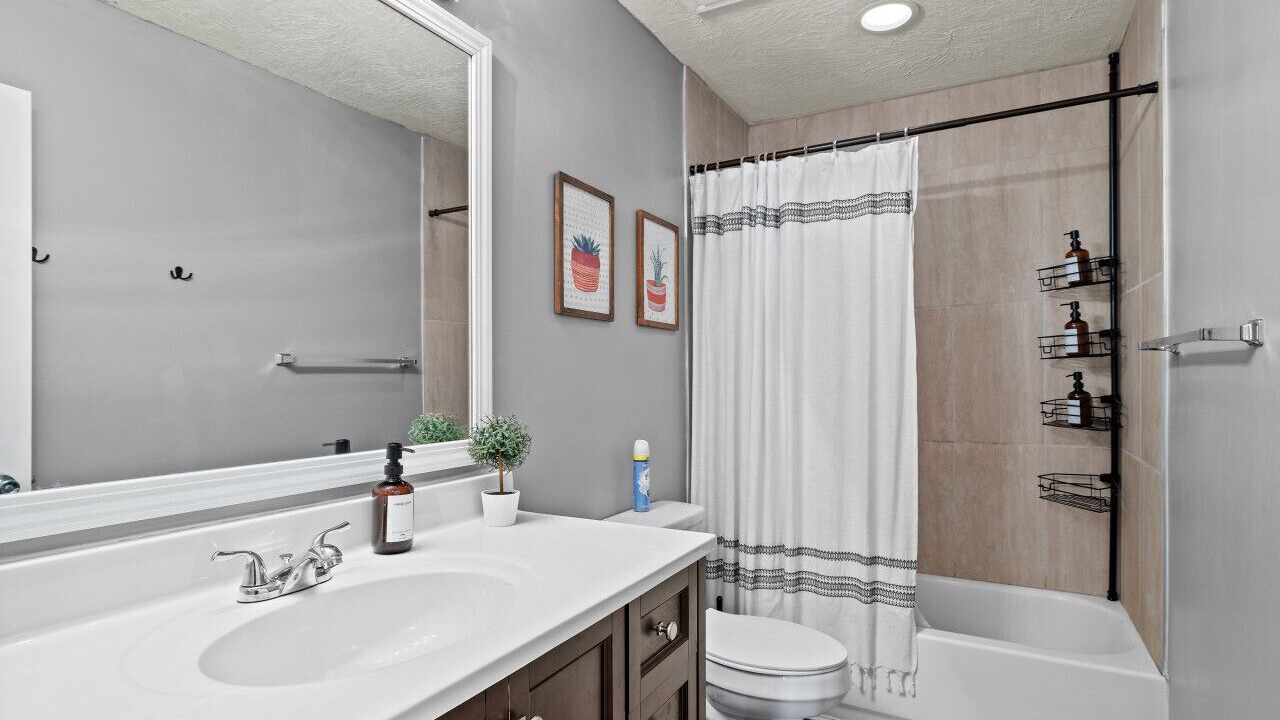 Photo of Bathroom in Doling