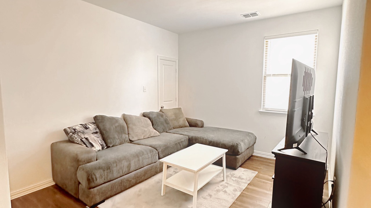 Photo of Livingroom in Haslet