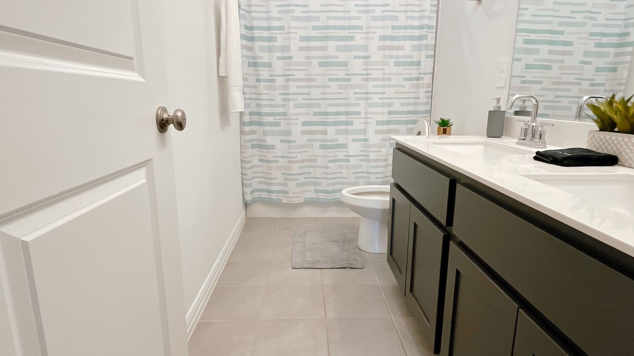 Photo of Bathroom in Haslet