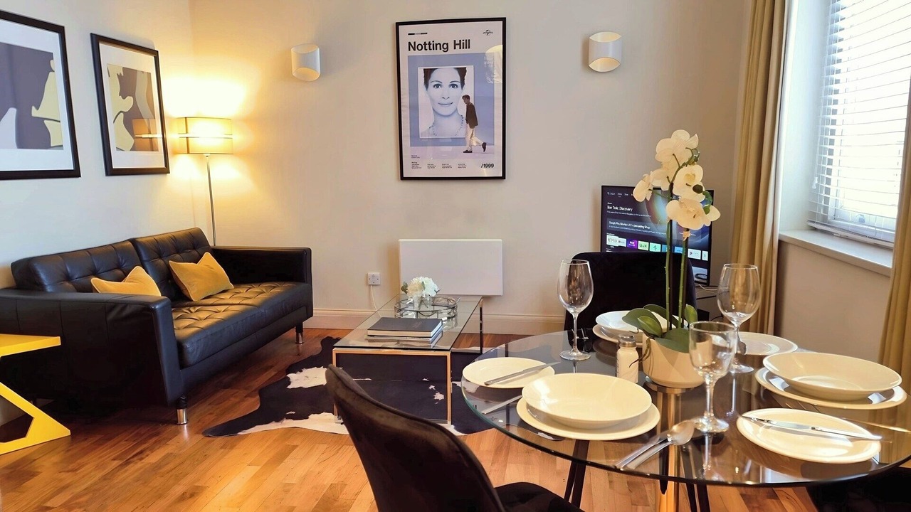 Photo of Others in Notting Hill