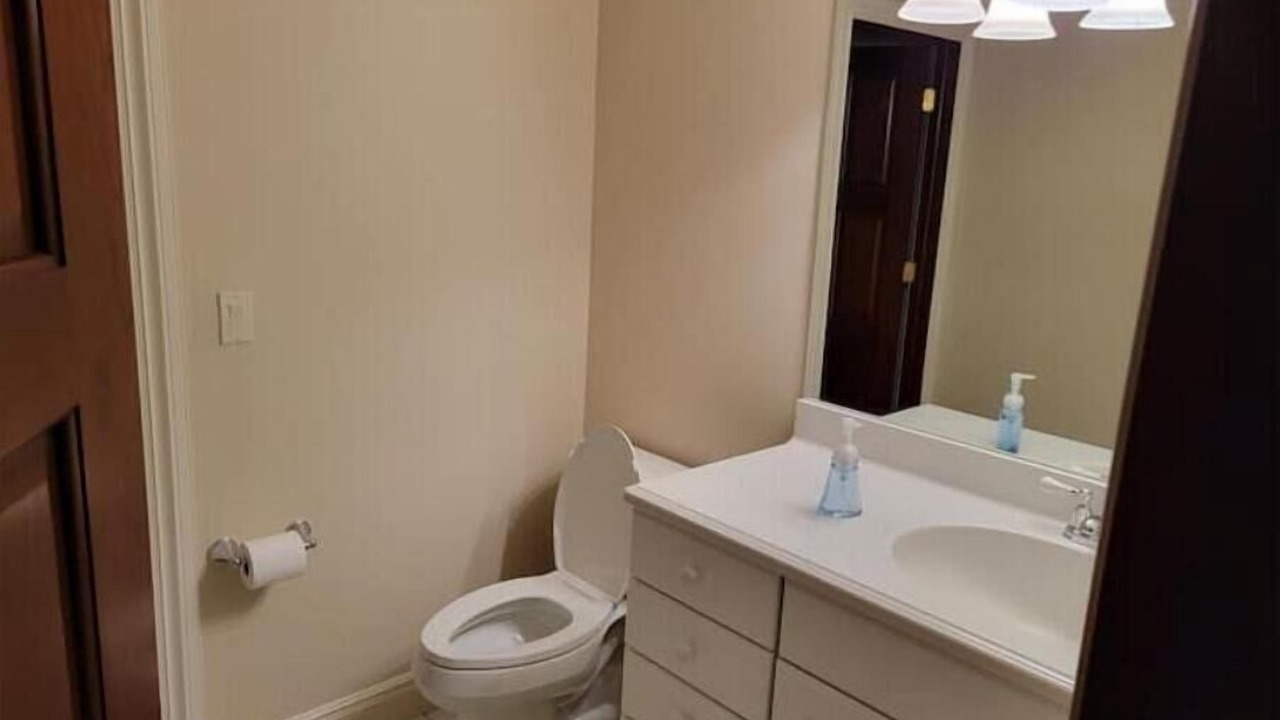 Photo of Bathroom in Lynn Center