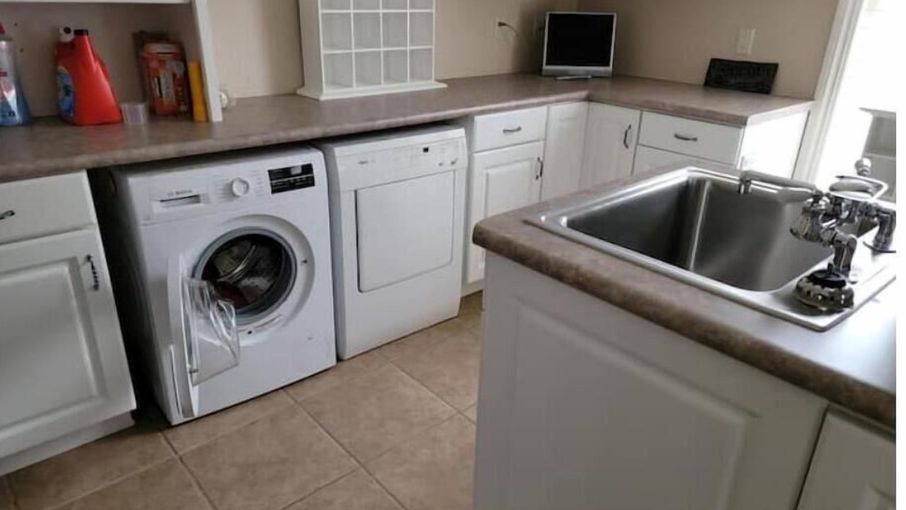 Photo of Kitchen in Lynn Center