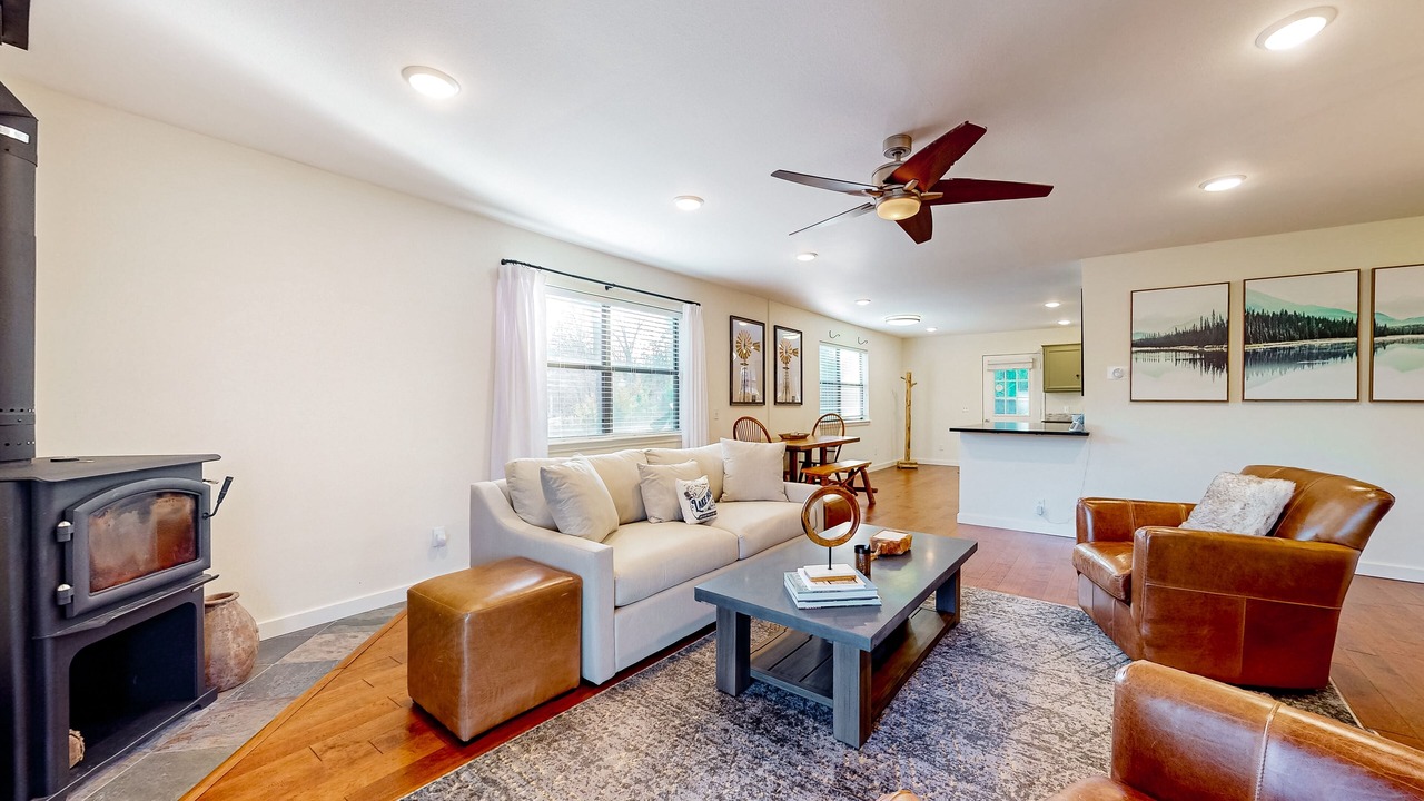 Photo of Livingroom in Powell